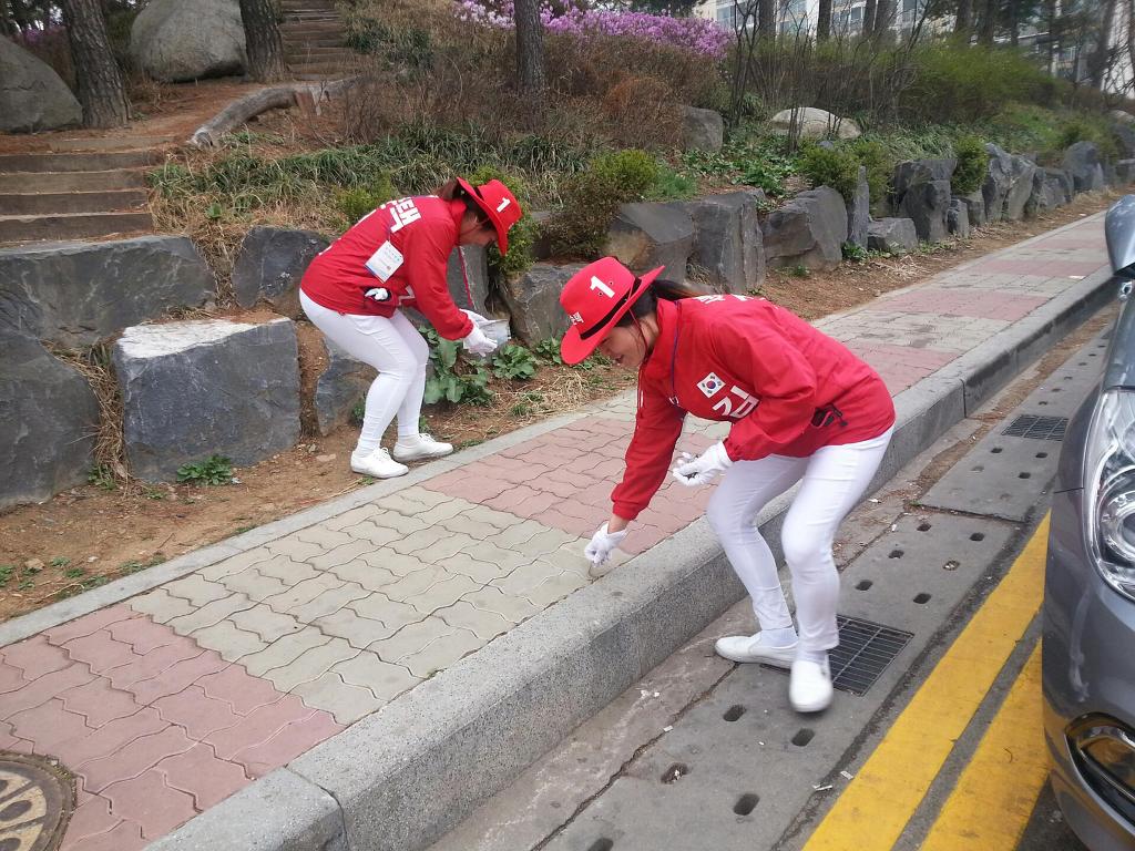 더블클릭을 하시면 이미지를 수정할 수 있습니다