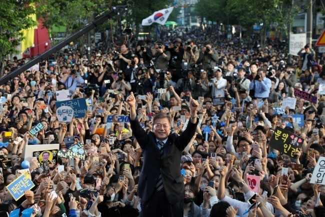 언론에 잘 나오지 않는 문재인 유세현장 (공주, 대전, 신촌) | 인스티즈