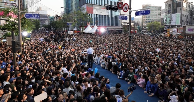 언론에 잘 나오지 않는 문재인 유세현장 (공주, 대전, 신촌) | 인스티즈